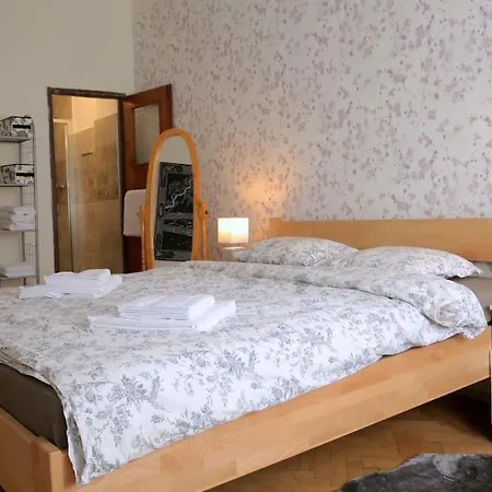 Lovely Family With Parking And Garden * Praga